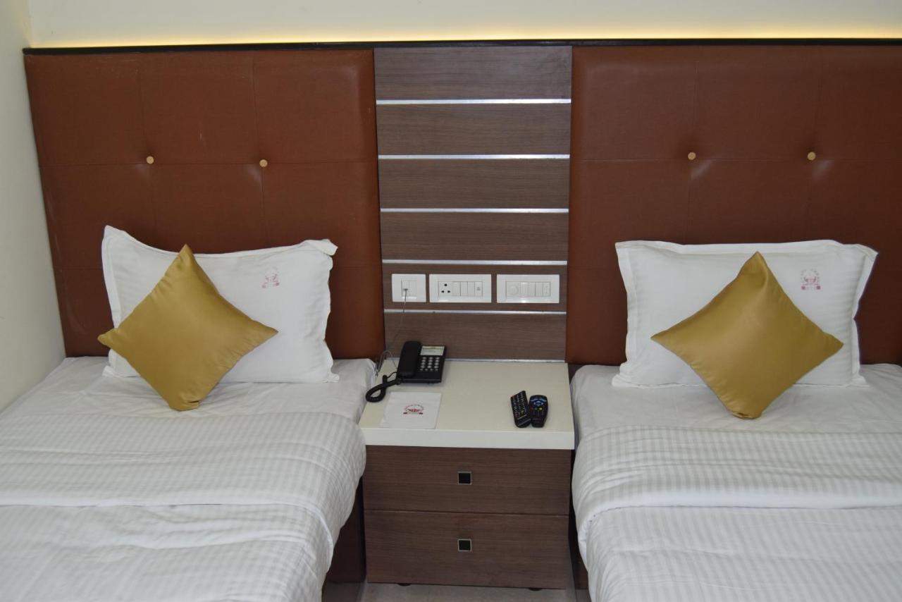 Thiviyam Airport Hotel Chennai Exteriör bild