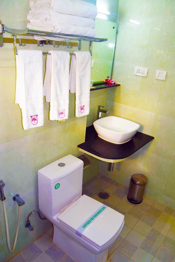 Thiviyam Airport Hotel Chennai Exteriör bild